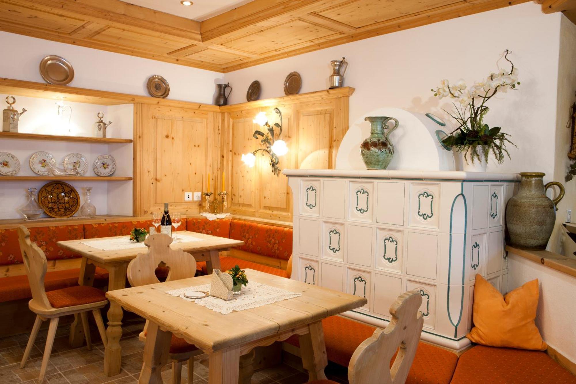 Hotel Astras Scuol Exterior photo
