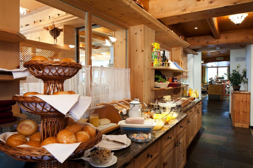 Hotel Astras Scuol Exterior photo